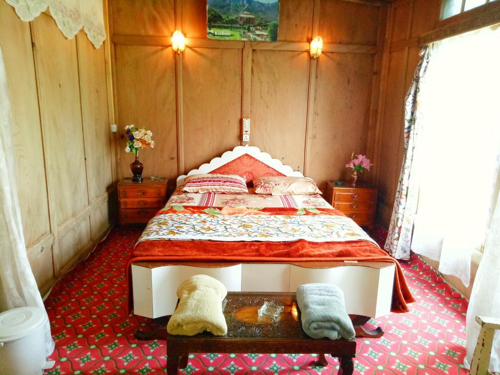 New Bul Bul Group Of Houseboats Srinagar Hotell Durgjan Exteriör bild