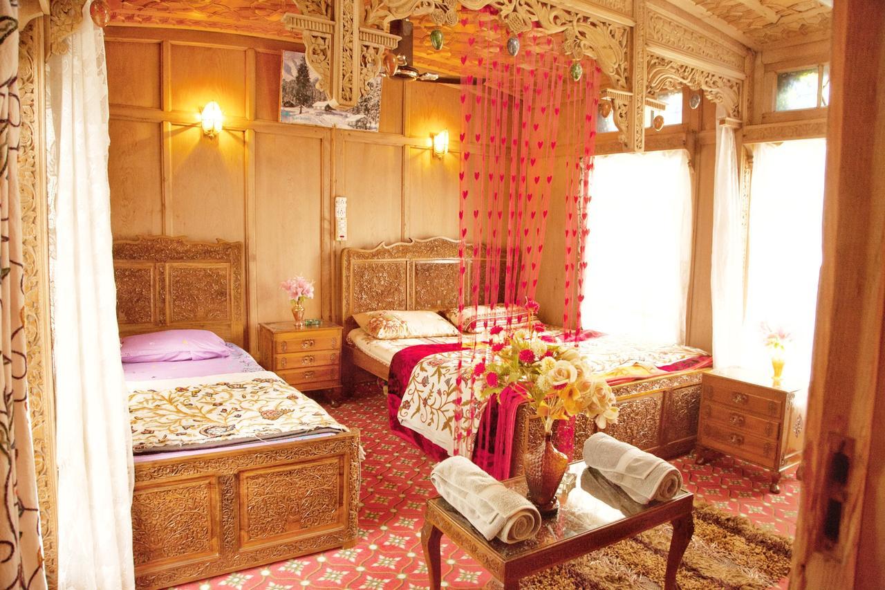 New Bul Bul Group Of Houseboats Srinagar Hotell Durgjan Exteriör bild