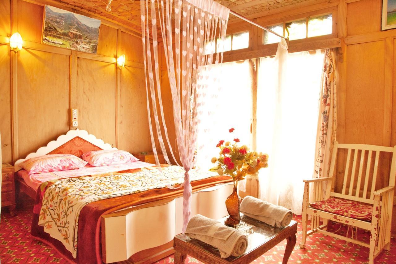 New Bul Bul Group Of Houseboats Srinagar Hotell Durgjan Exteriör bild