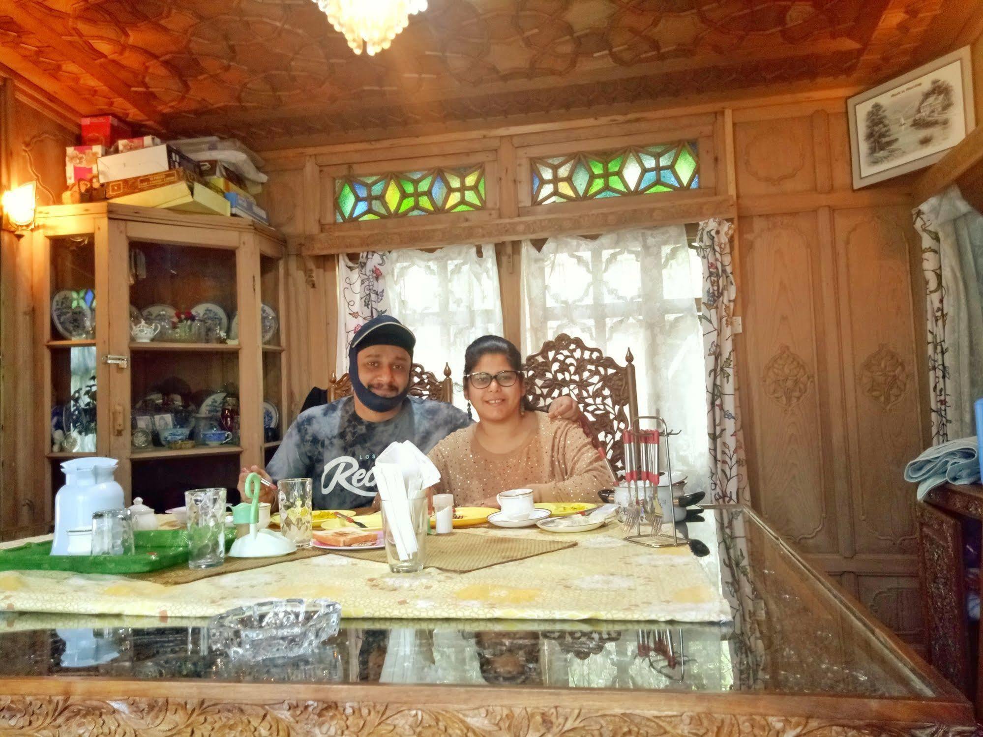 New Bul Bul Group Of Houseboats Srinagar Hotell Durgjan Exteriör bild