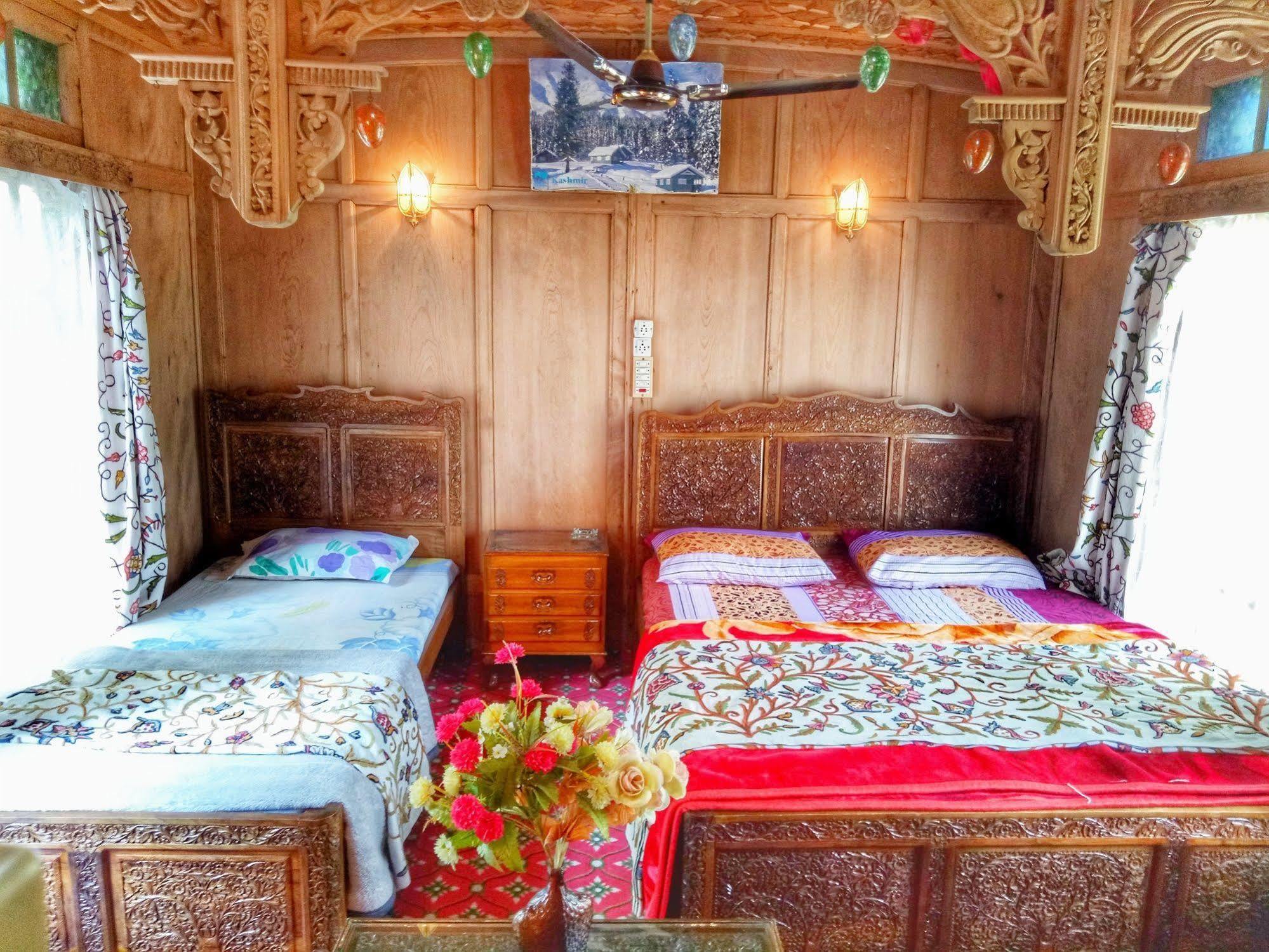 New Bul Bul Group Of Houseboats Srinagar Hotell Durgjan Exteriör bild
