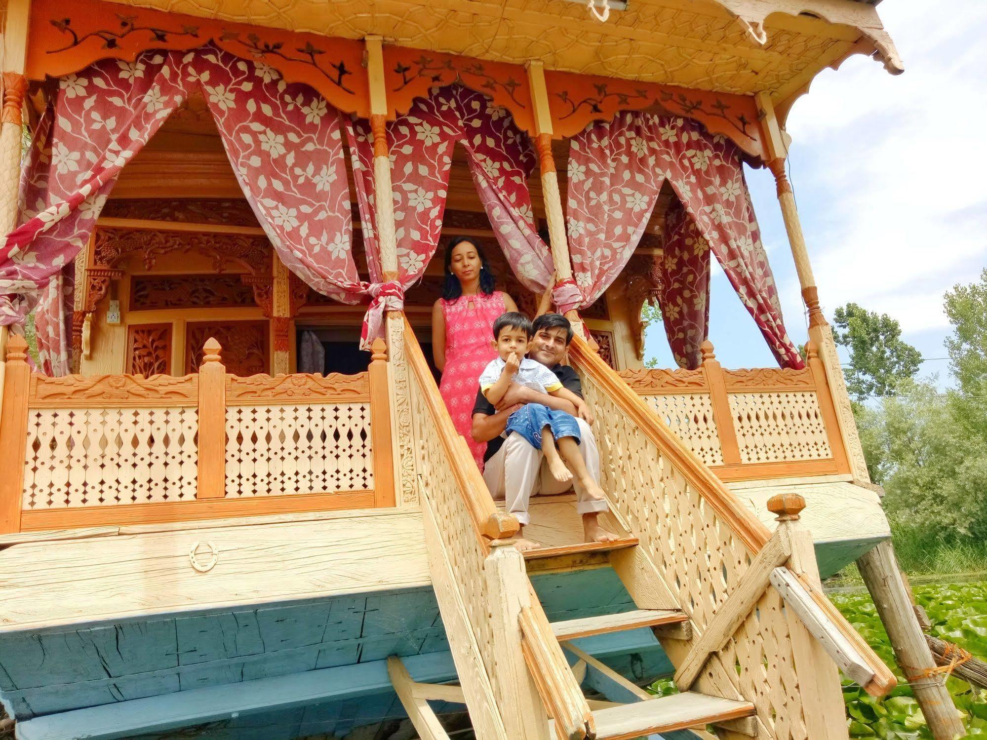 New Bul Bul Group Of Houseboats Srinagar Hotell Durgjan Exteriör bild