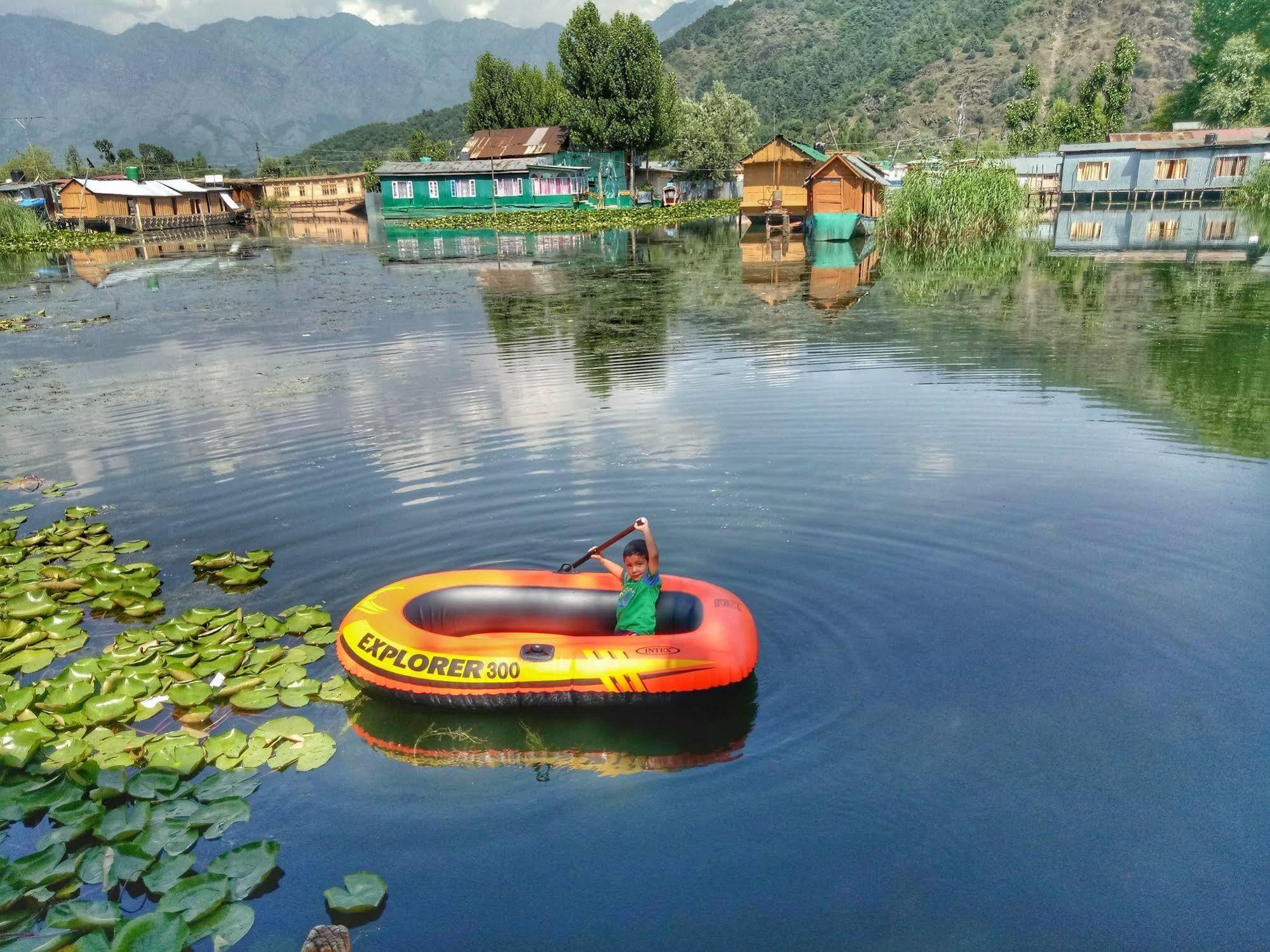 New Bul Bul Group Of Houseboats Srinagar Hotell Durgjan Exteriör bild